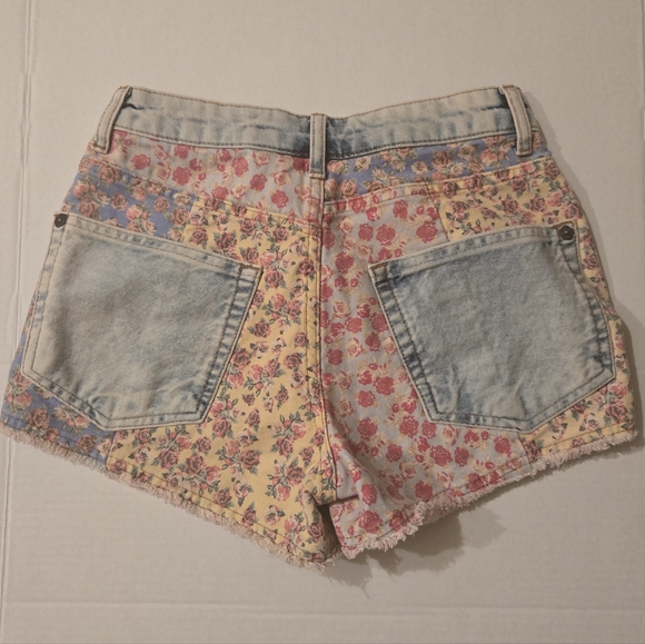 Anthropologie Pants - Anthropologie FARM Rio patchwork denim floral shorts. Size 25